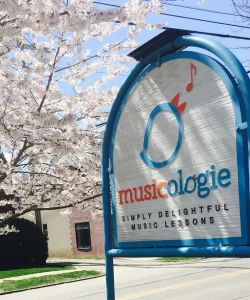 Musicologie-Grandview-Sign-Square-ezgif